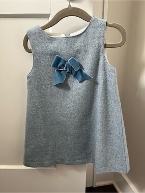 Sleeveless Light Blue Herringbone Girls' Dress with Bow Accent